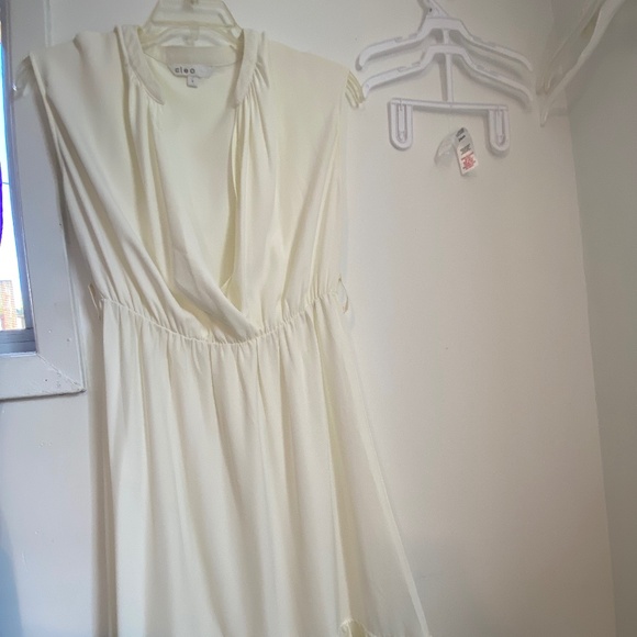 Beautiful brand new dress. - Picture 5 of 6